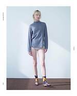 フィーニー 2025-26年秋冬コレクション、柔らかな抜け感のモノトーン｜写真37