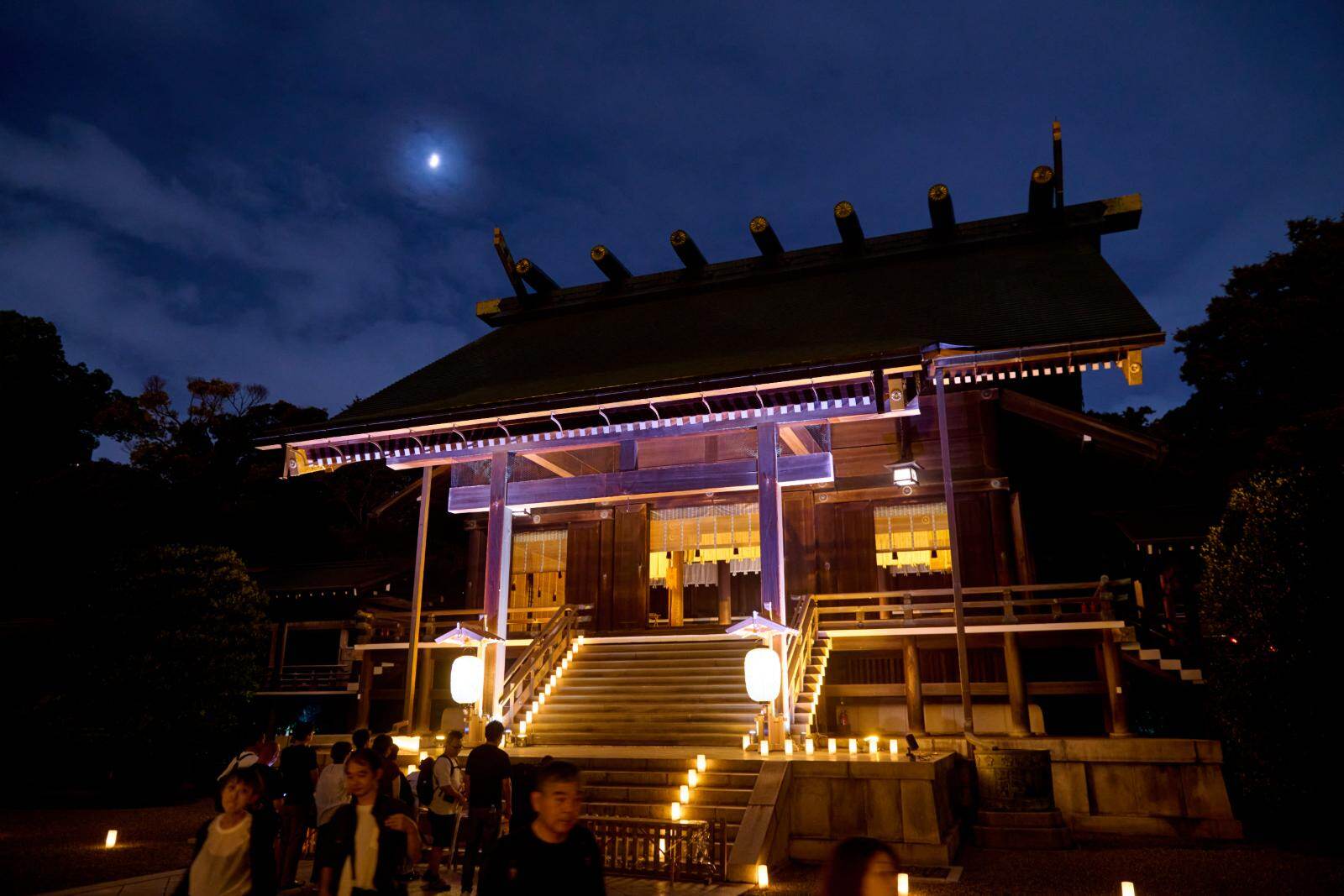 「みたままつり」東京・靖国神社で - 夜空に浮かぶ提灯やぼんぼり、ねぶた祭の山車も登場｜写真2