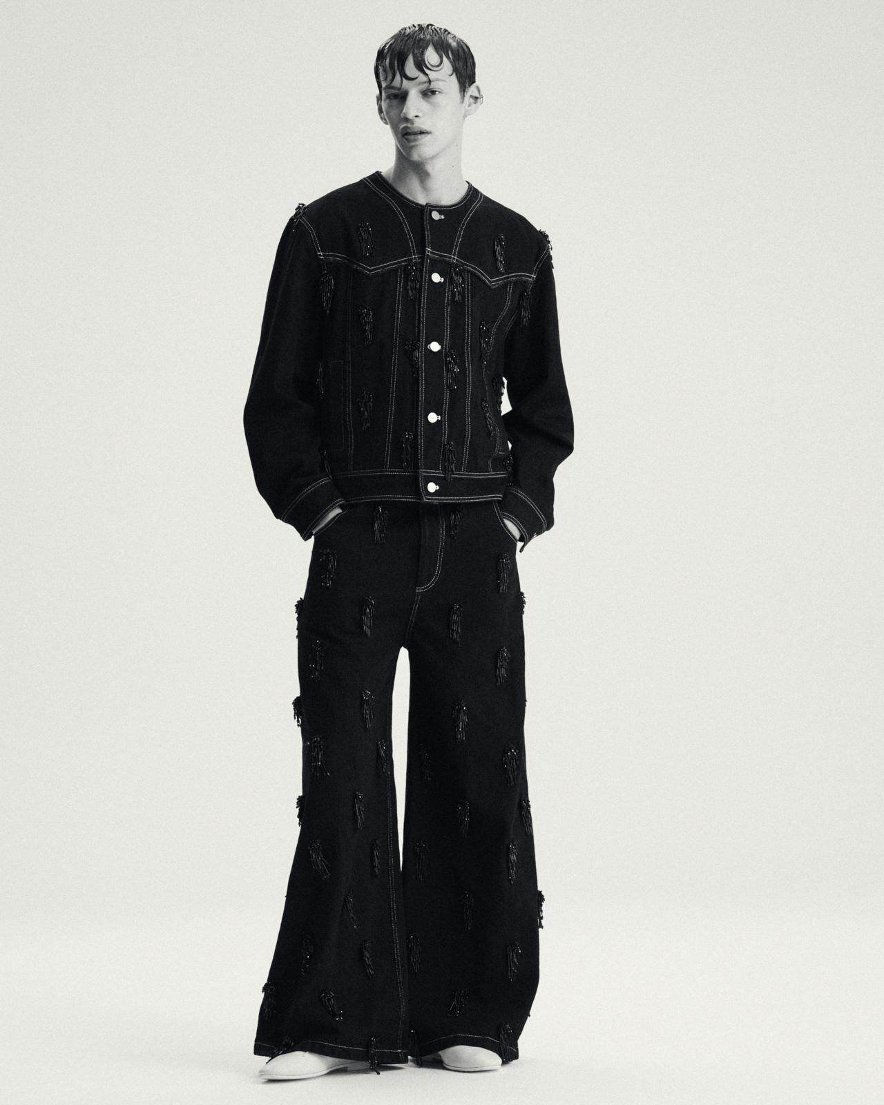 viviano ヴィヴィアーノ　23aw パーカー　黒　(6月6日まで出品) VIVIANO(ヴィヴィアーノ) 24AWGATHERED TULLE HOODIEプル