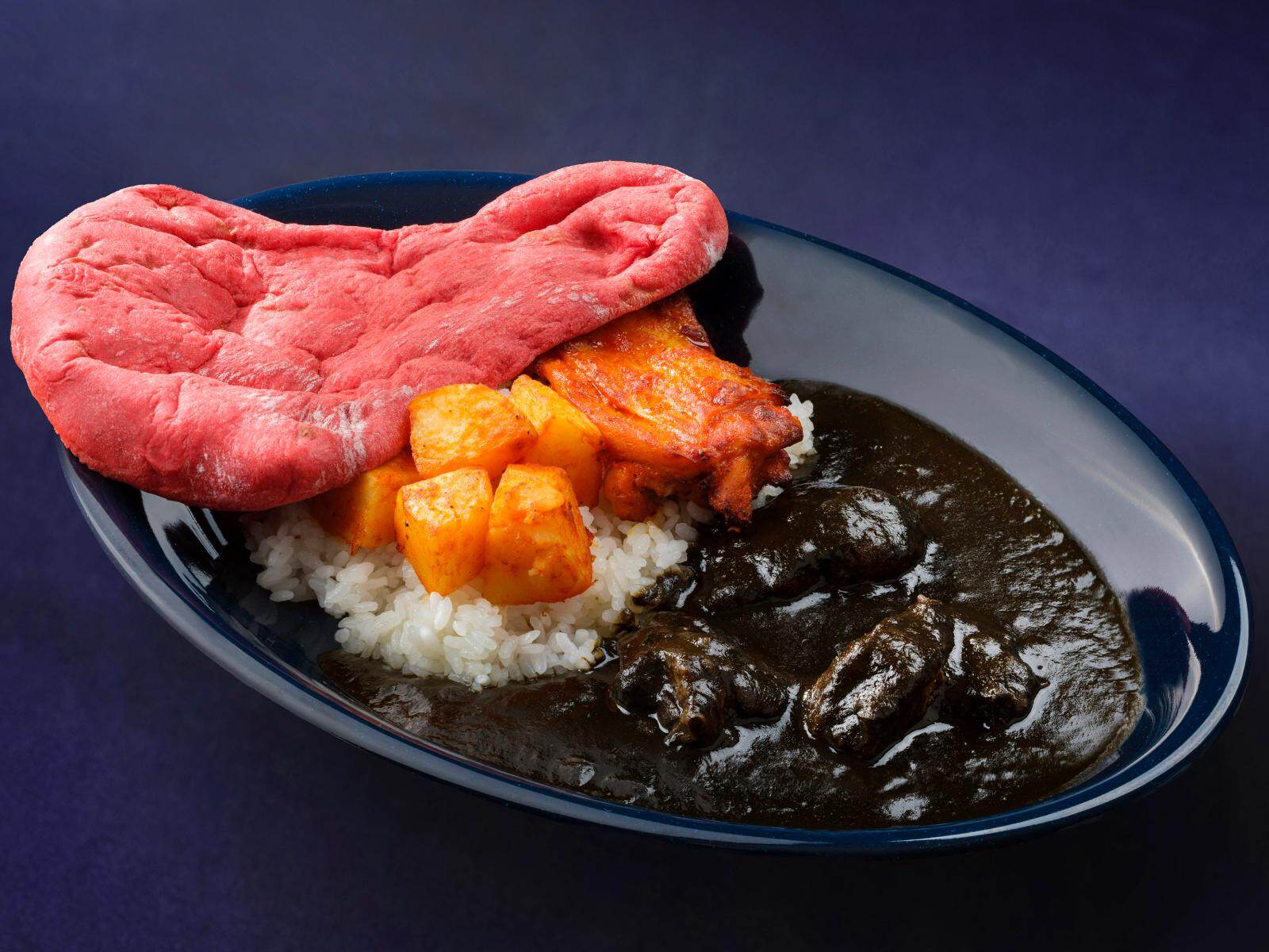 スペシャルビーフカリー、タンドーリチキン添え(辛口) 1,580円 ※東京ディズニーシー「カスバ・フードコート」