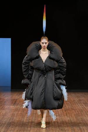 ヴィクター＆ロルフ オートクチュール(VIKTOR & ROLF Haute Couture) 2025-26年秋冬ウィメンズコレクション  - 写真1