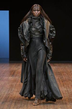 ヴィクター＆ロルフ オートクチュール(VIKTOR & ROLF Haute Couture) 2025-26年秋冬ウィメンズコレクション  - 写真8