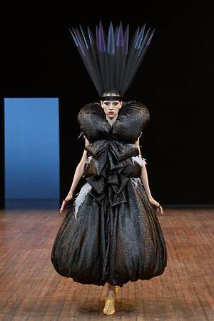 ヴィクター＆ロルフ オートクチュール(VIKTOR & ROLF Haute Couture) 2025-26年秋冬ウィメンズコレクション  - 写真11