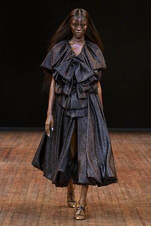 ヴィクター＆ロルフ オートクチュール(VIKTOR & ROLF Haute Couture) 2025-26年秋冬ウィメンズコレクション  - 写真12