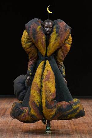 ヴィクター＆ロルフ オートクチュール(VIKTOR & ROLF Haute Couture) 2025-26年秋冬ウィメンズコレクション  - 写真21