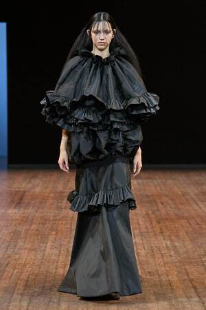 ヴィクター＆ロルフ オートクチュール(VIKTOR & ROLF Haute Couture) 2025-26年秋冬ウィメンズコレクション  - 写真24