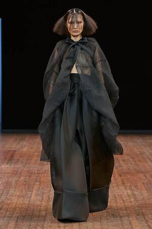 ヴィクター＆ロルフ オートクチュール(VIKTOR & ROLF Haute Couture) 2025-26年秋冬ウィメンズコレクション  - 写真26