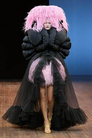 ヴィクター＆ロルフ オートクチュール(VIKTOR & ROLF Haute Couture) 2025-26年秋冬ウィメンズコレクション  - 写真27