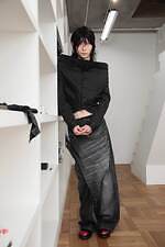 オリミ“オーバーラップ”仕様のビッグデニムパンツ、ウォッシュ加工のインディゴ＆ブラック｜写真5