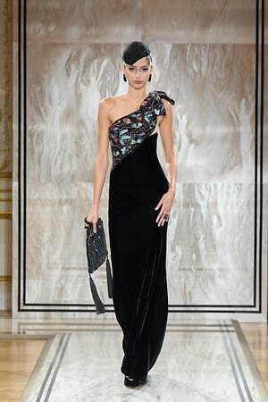 ジョルジオ アルマーニ プリヴェ(GIORGIO ARMANI PRIVÉ) 2025-26年秋冬ウィメンズコレクション  - 写真16