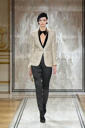 ジョルジオ アルマーニ プリヴェ(GIORGIO ARMANI PRIVÉ) 2025-26年秋冬ウィメンズコレクション  - 写真32