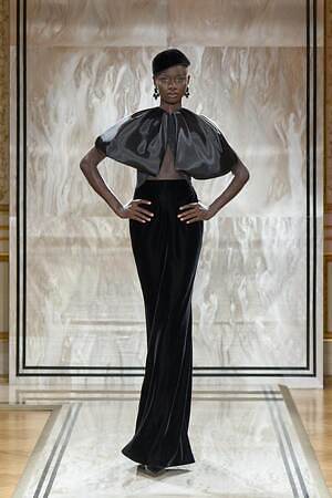 ジョルジオ アルマーニ プリヴェ(GIORGIO ARMANI PRIVÉ) 2025-26年秋冬ウィメンズコレクション  - 写真60