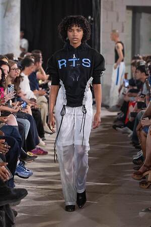 ブジガヒル(BUZIGAHILL) 2026年春夏ウィメンズ&メンズコレクション  - 写真17