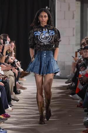 ブジガヒル(BUZIGAHILL) 2026年春夏ウィメンズ&メンズコレクション  - 写真23