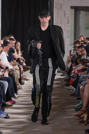 ブジガヒル(BUZIGAHILL) 2026年春夏ウィメンズ&メンズコレクション  - 写真28