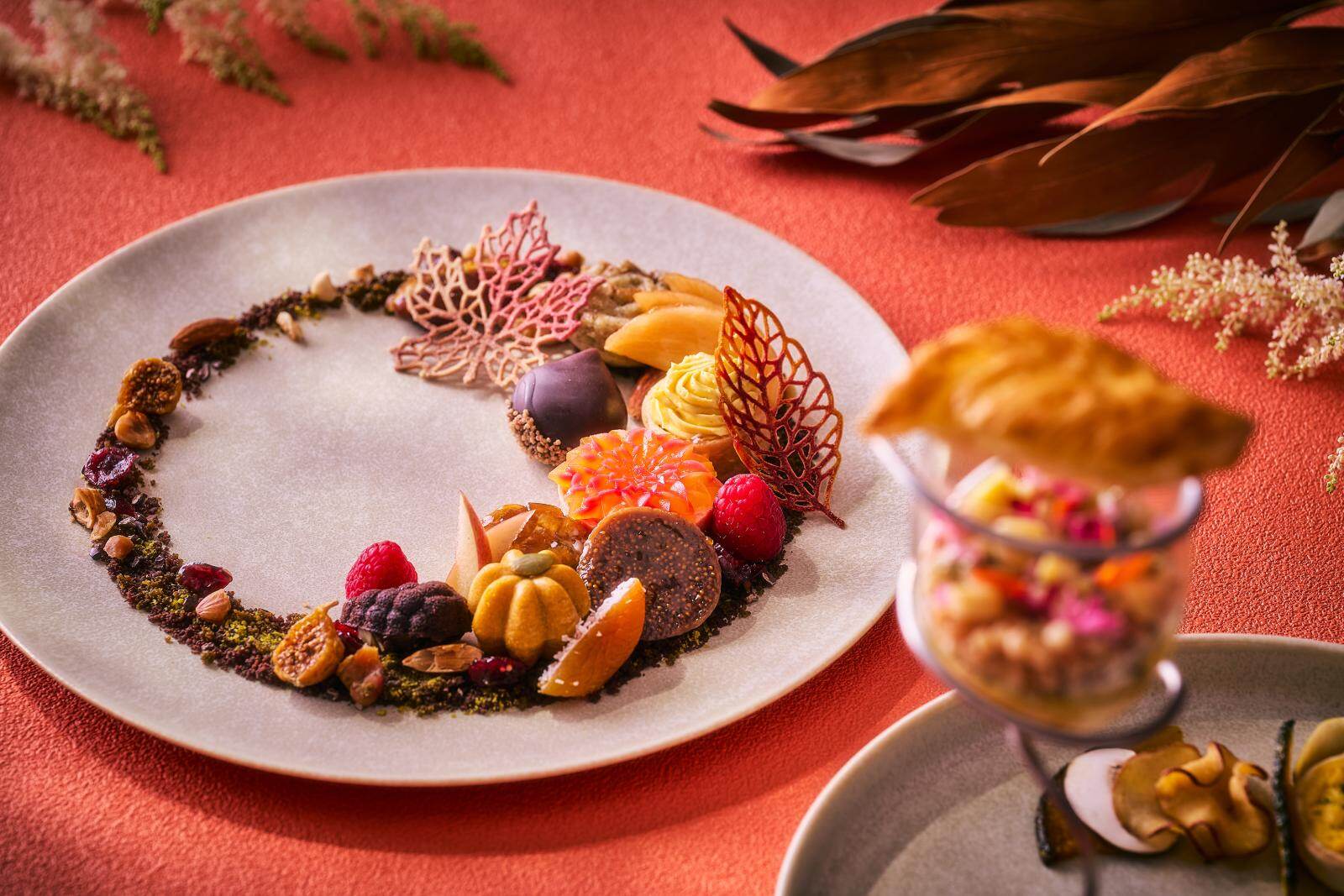 ザ・プリンスギャラリー 東京紀尾井町の“リース風”秋アフタヌーンティー、さつまいもタルトなど