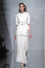 マウリツィオ ペコラーロ(MAURIZIO PECORARO)の2011年春夏コレクション｜写真17