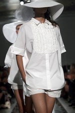 マウリツィオ ペコラーロ(MAURIZIO PECORARO)の2011年春夏コレクション｜写真39