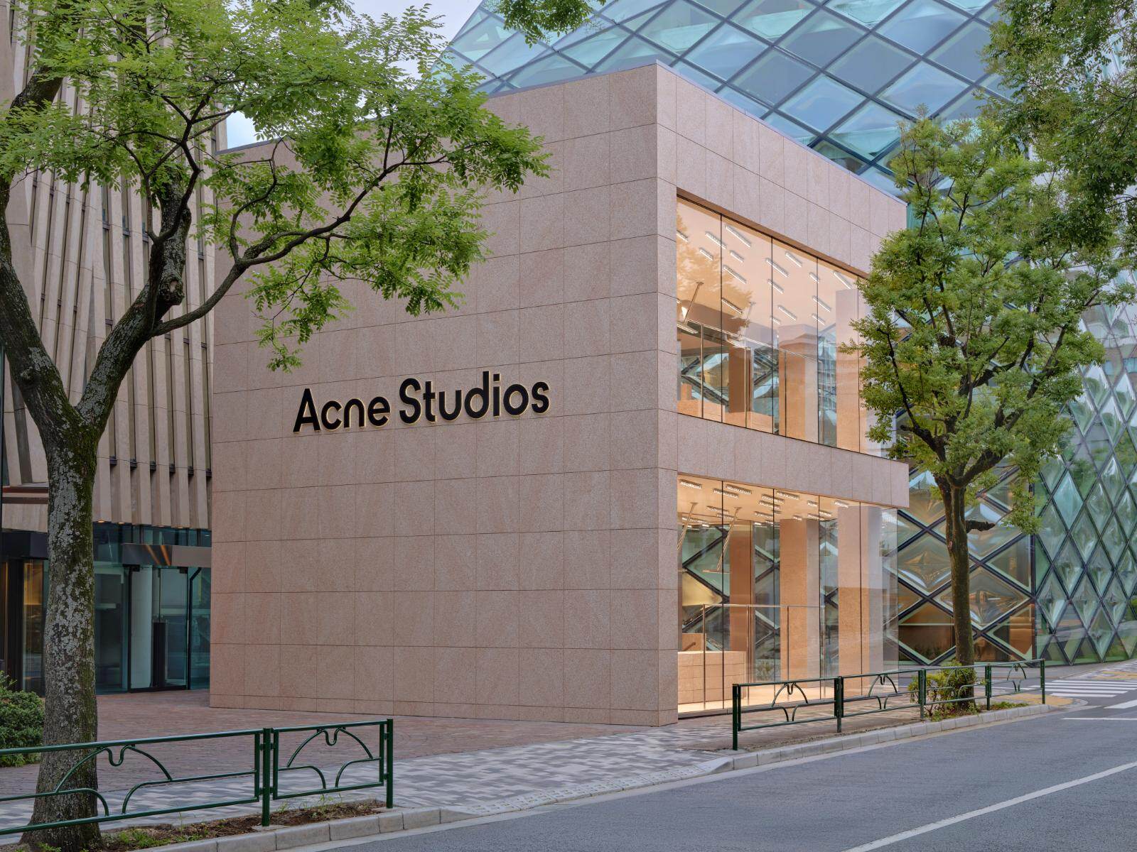 アクネ ストゥディオズ(Acne Studios) アクネ ストゥディオズ アオヤマ｜写真13