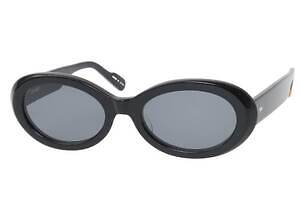 クラネ×ブランのオーバル型サングラス、ブラックフレームにベージュの差し色で