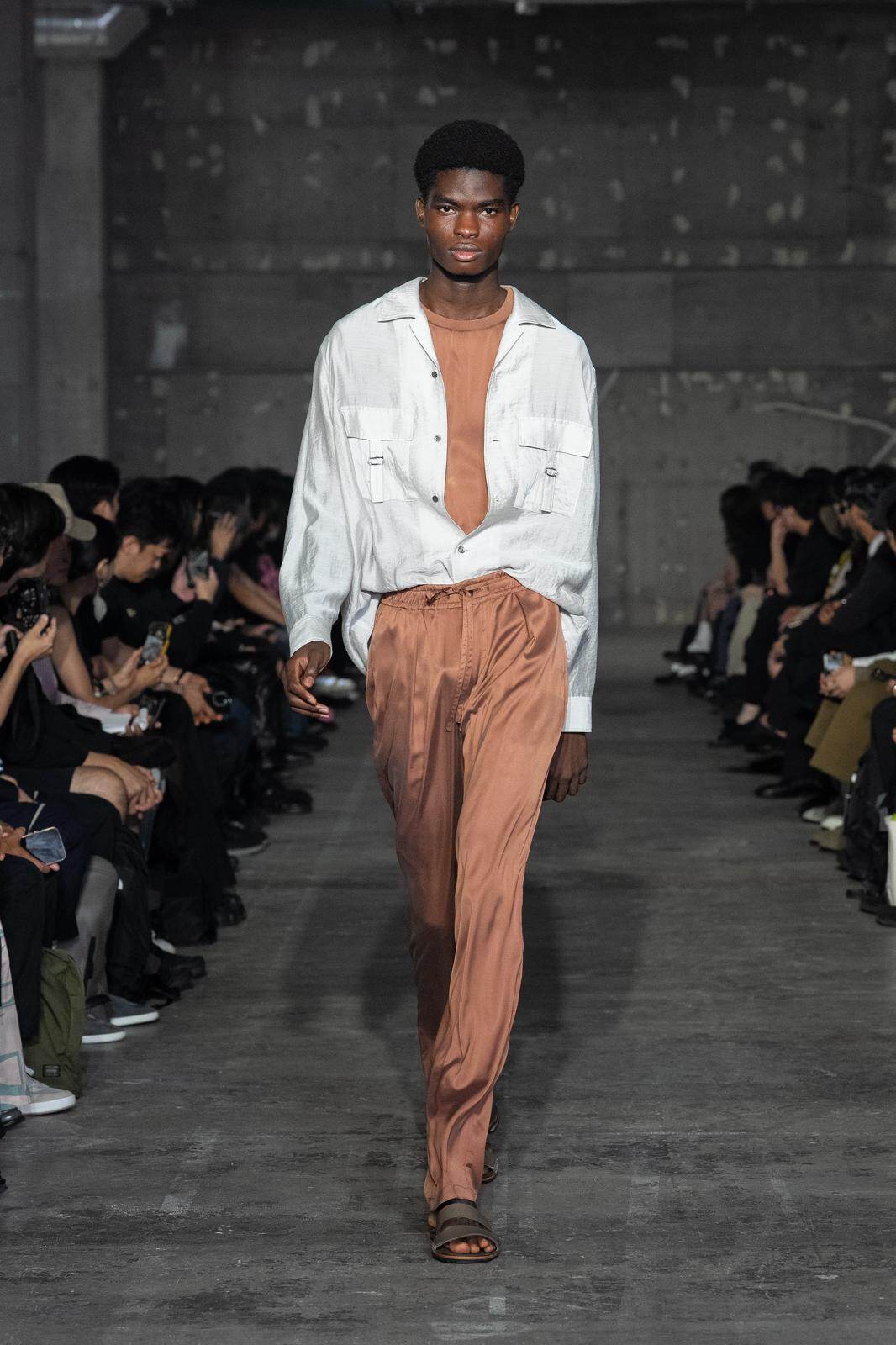 アタッチメント 2026年春夏<span>コレクション</span> - 写真29