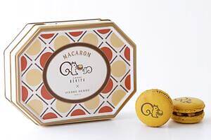 ピエール・エルメ・パリ×鎌倉紅谷「マカロン クルミッ子」が“八角形缶”で、カラメルパウンドケーキも