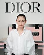 ディオール バックステージ×八木莉可子、多幸感に包まれるピンク メイクにトライ｜写真7