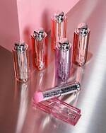 ディオール バックステージ×八木莉可子、多幸感に包まれるピンク メイクにトライ｜写真1