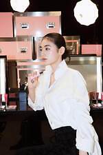 ディオール バックステージ×八木莉可子、多幸感に包まれるピンク メイクにトライ｜写真3