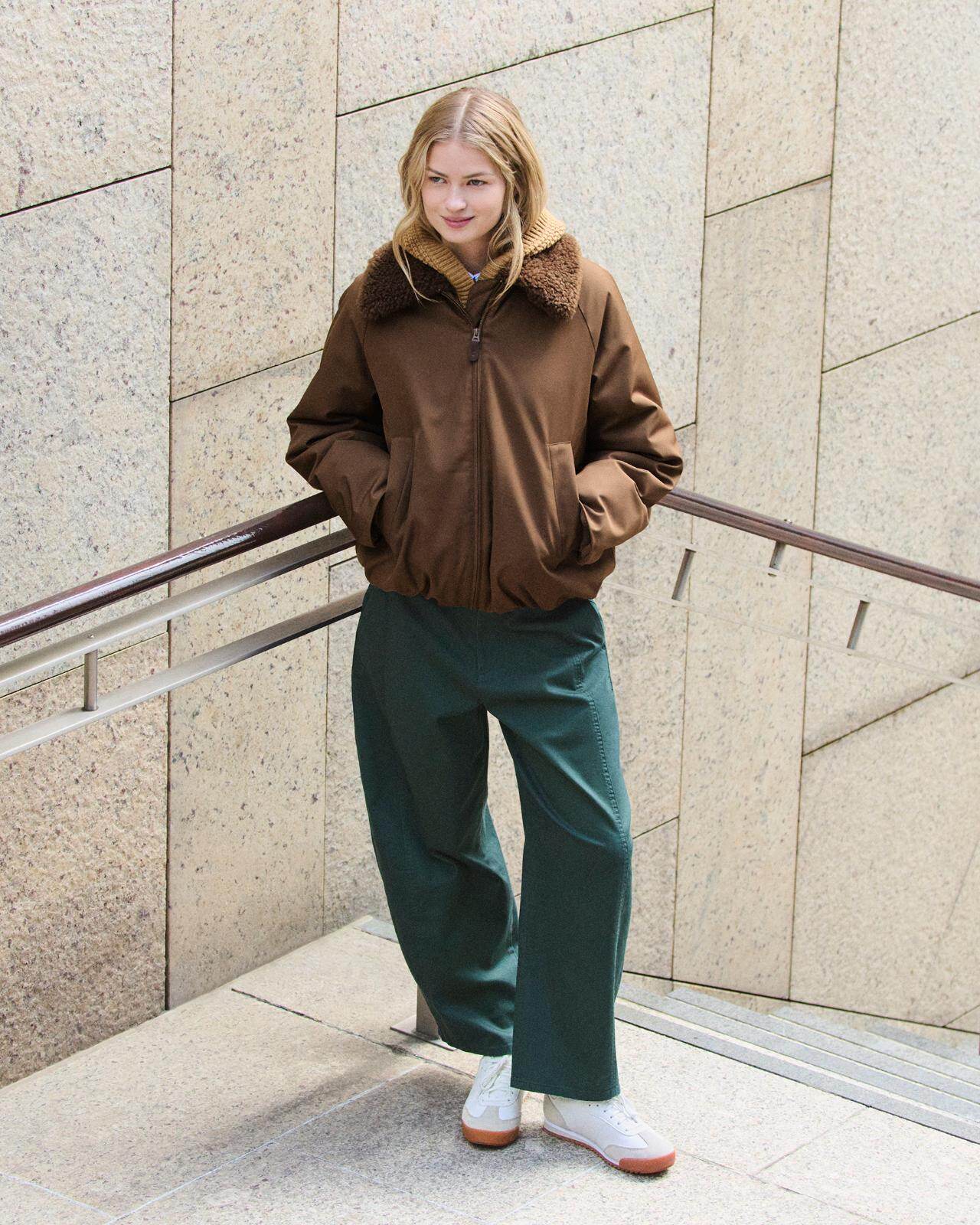 ユニクロ：シー25年秋冬ウィメンズ、ウールブレンド素材の上品ジャケット＆ペプラムスコート｜写真141