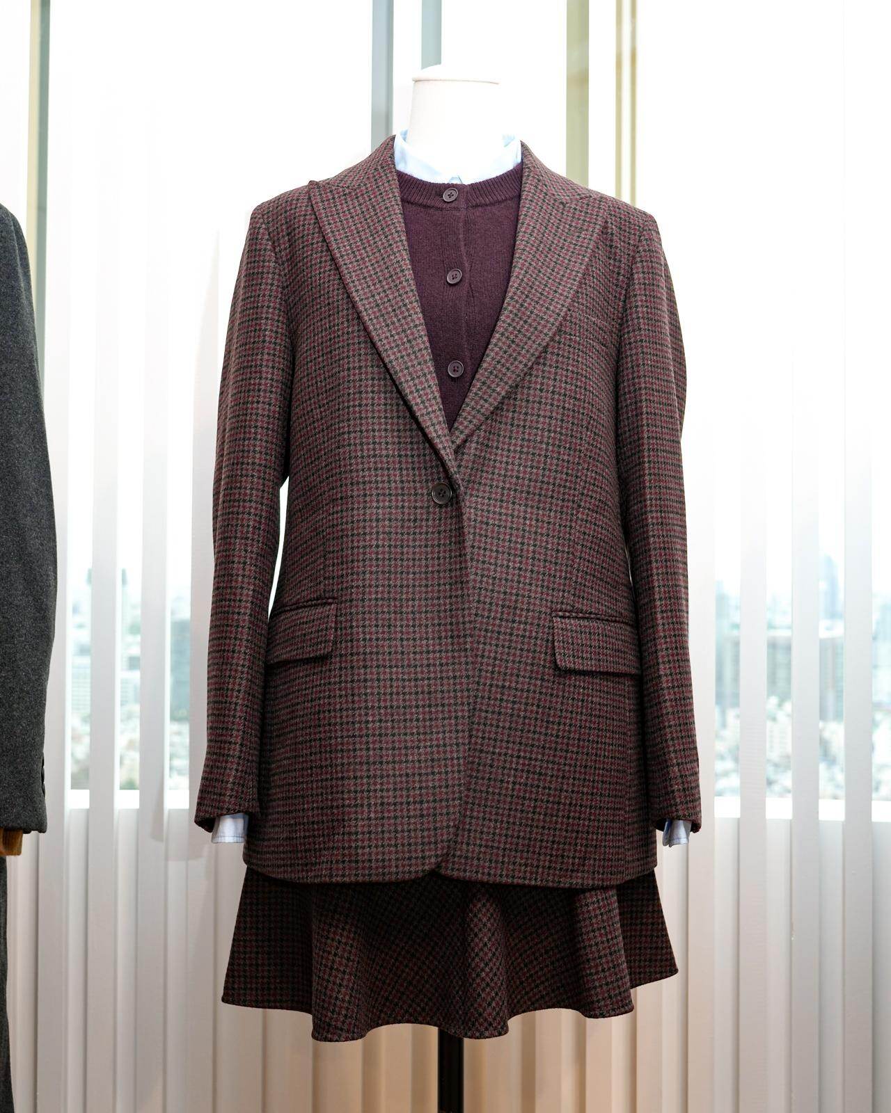 ユニクロ：シー25年秋冬ウィメンズ、ウールブレンド素材の上品ジャケット＆ペプラムスコート｜写真153