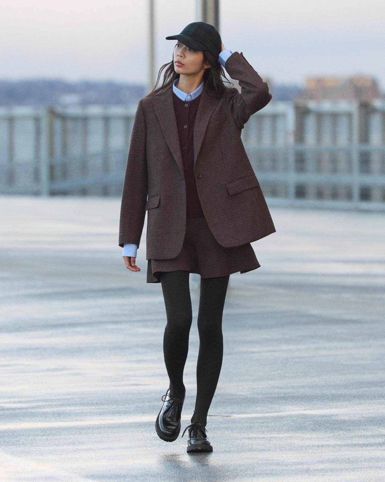 ユニクロ：シー25年秋冬ウィメンズ、ウールブレンド素材の上品ジャケット＆ペプラムスコート｜写真134