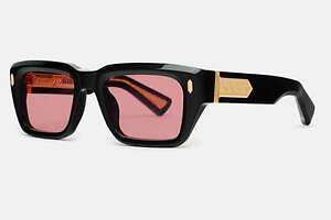 アミリ”ハリウッド着想”サングラス、プレート煌めく長方形フレーム×カラフルレンズなど