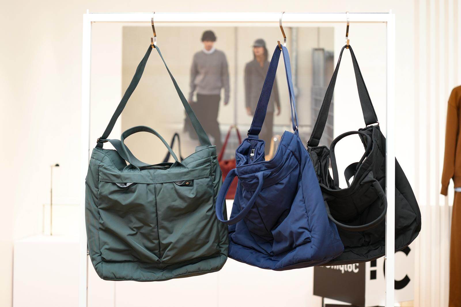 2WAyユーティリティバッグ 3,990円