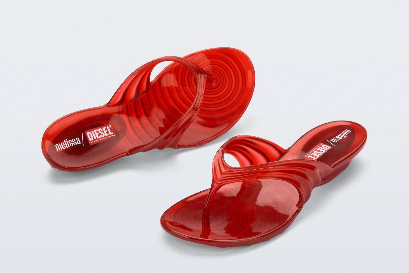 DIESEL x Melissa クァンタム・ソング ビーチサンダル メリッサ×ディーゼル、“波形”のクリアサンダル&彫刻的