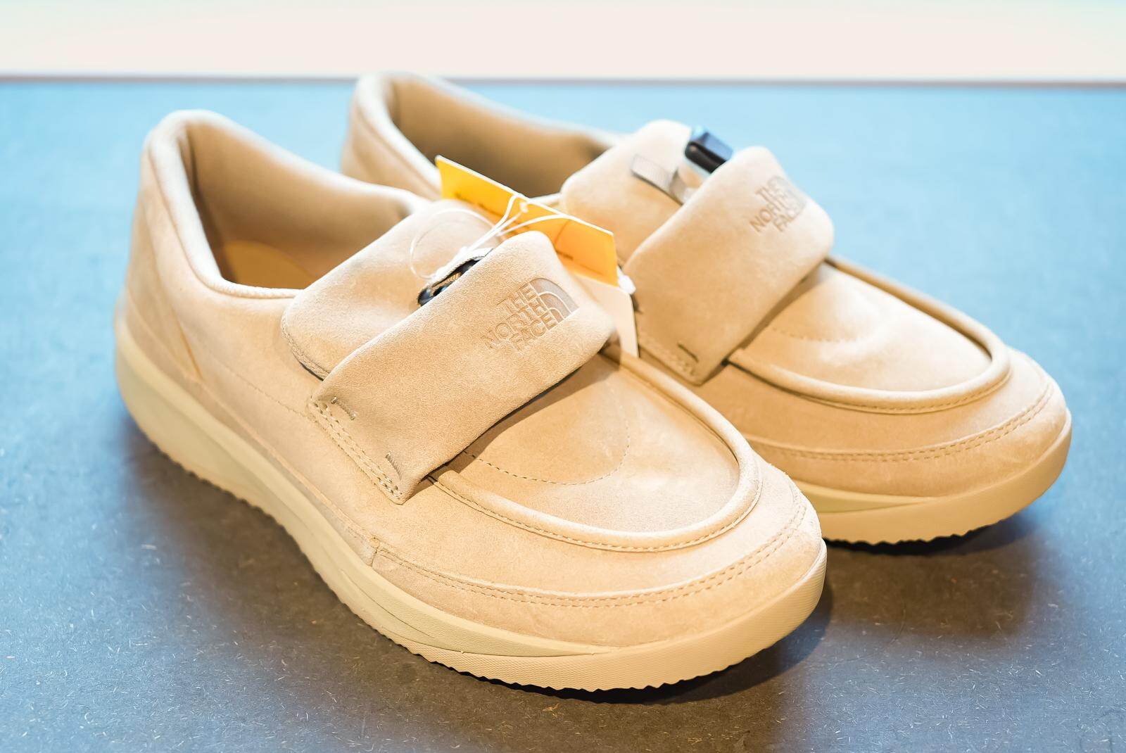 「ヌプシ ローファー スエード」22,990円
