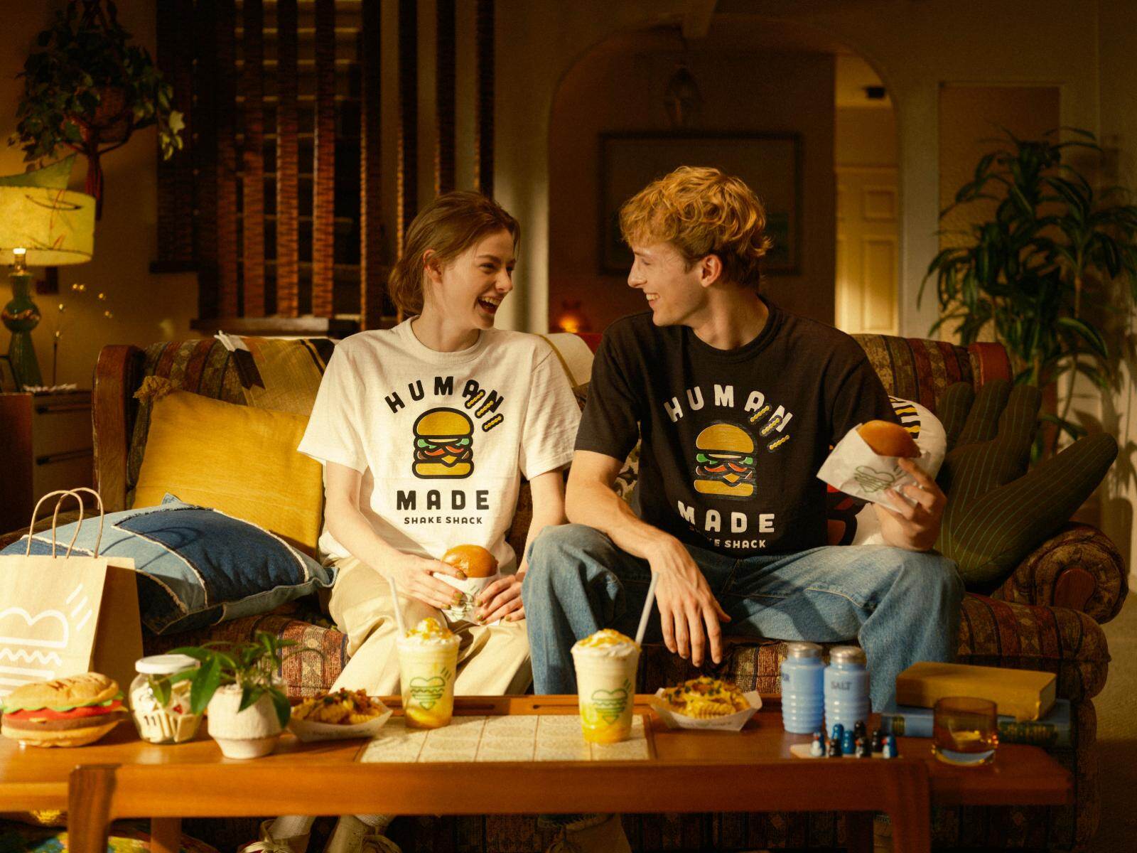 ヒューマンメイド×シェイク シャック“ハートハンバーガー”ロゴ入りTシャツやパスケース｜写真10