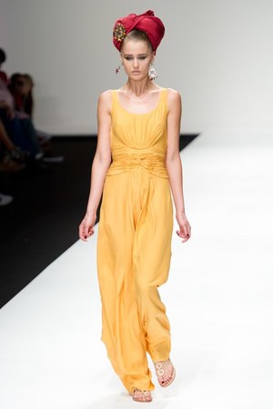 美しい色彩にあふれた、洗練されたエレガンス　イッサ ロンドン（ISSA LONDON）の2011年春夏コレクション｜写真8