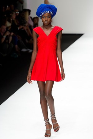 美しい色彩にあふれた、洗練されたエレガンス　イッサ ロンドン（ISSA LONDON）の2011年春夏コレクション｜写真13