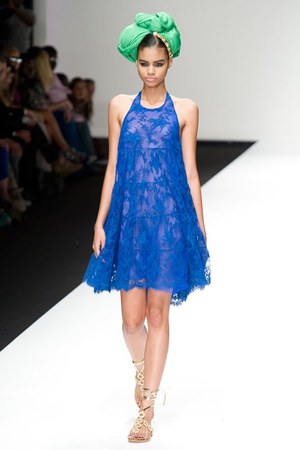 美しい色彩にあふれた、洗練されたエレガンス　イッサ ロンドン（ISSA LONDON）の2011年春夏コレクション｜写真32