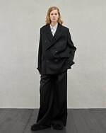 ザ・リラクス 2025年秋冬ウィメンズコレクション - 静謐さに交わる緊張と抜け感｜写真2