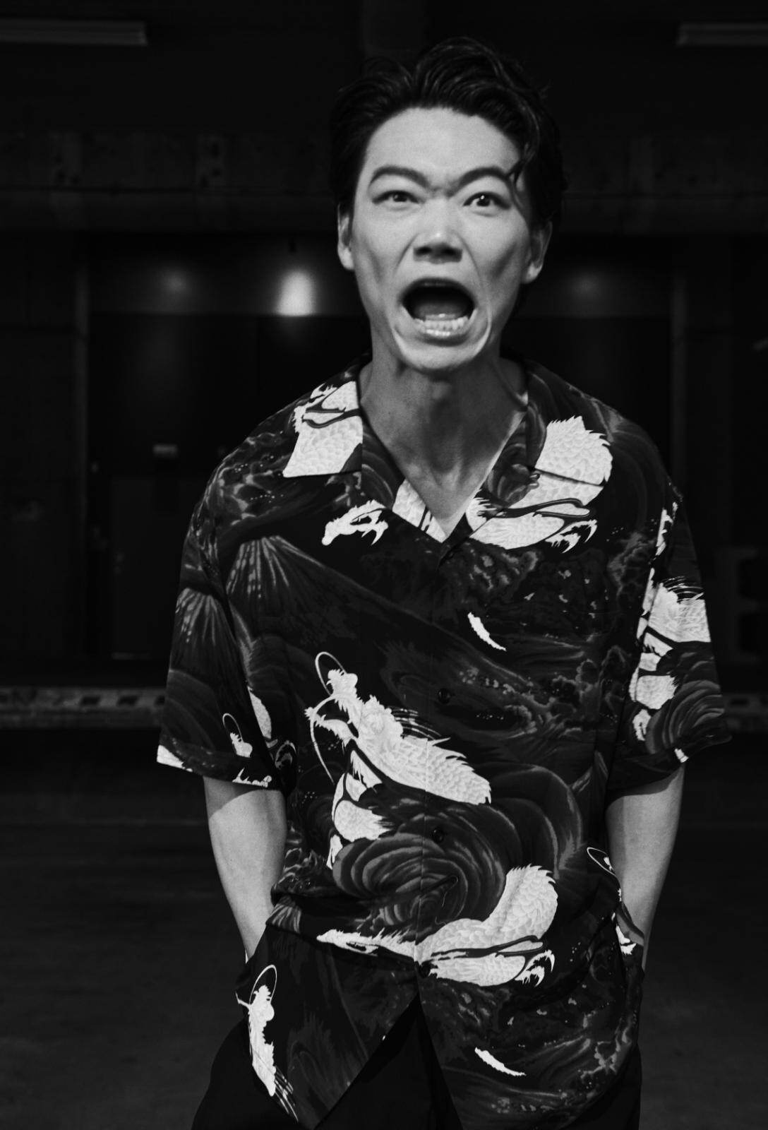 Y's×東洋エンタープライズのアロハシャツ、富士山と龍を描くモノクロの和柄縮緬｜写真5