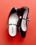 レペット“パール”ストラップのメリージェーン、艶やかなパテントの厚底レザーシューズも｜写真12
