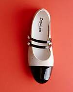 レペット“パール”ストラップのメリージェーン、艶やかなパテントの厚底レザーシューズも｜写真10