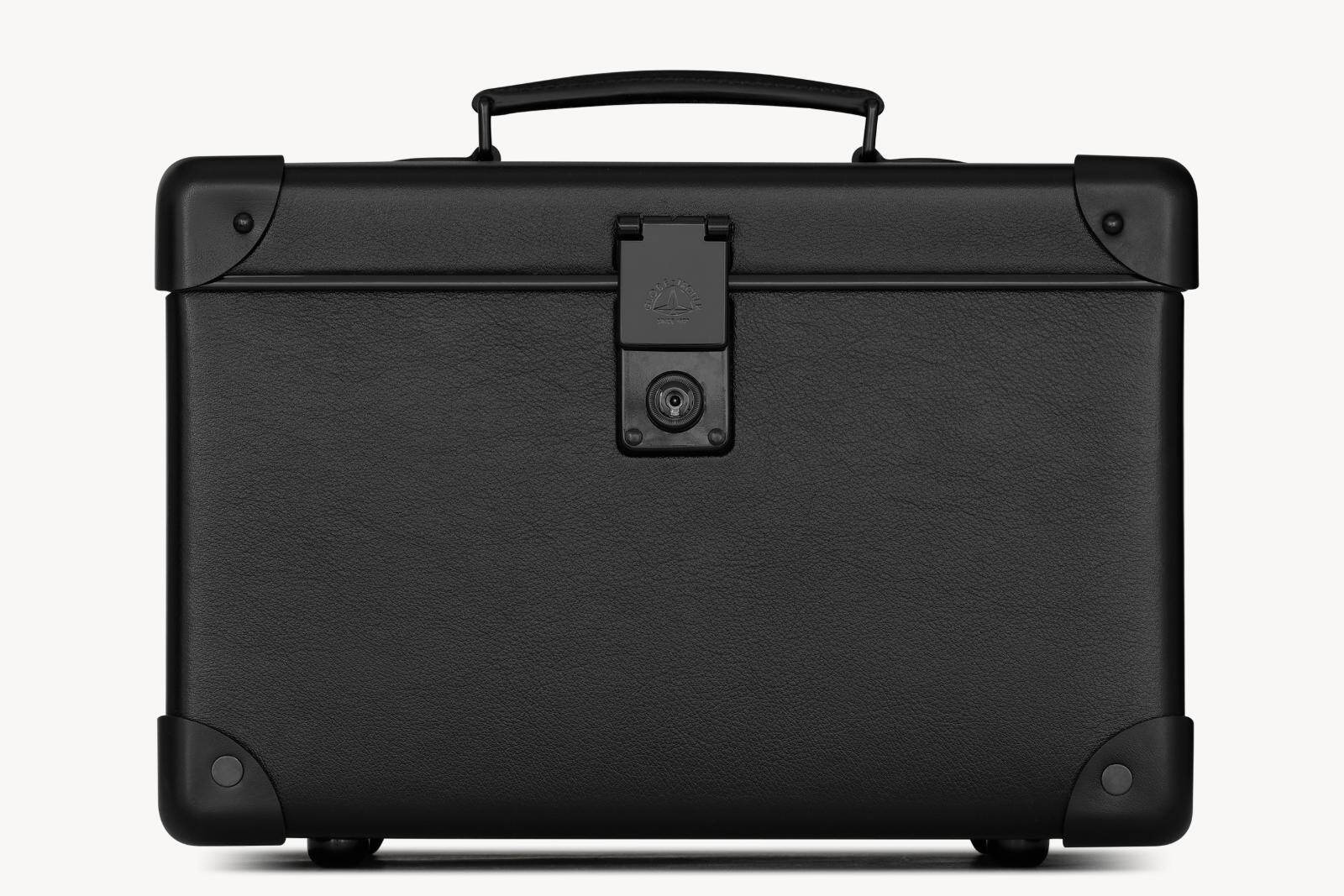 2025年新作★Saint Laurent★マットレザー モノグラム ケース サンローラン25年冬メンズレザーバッグ、底まで開く2WAYジップ