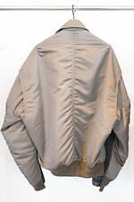 メゾン ミハラヤスヒロ“タグ付けNG”プリントスウェット＆落書き風パッチ付きシャツ｜写真5