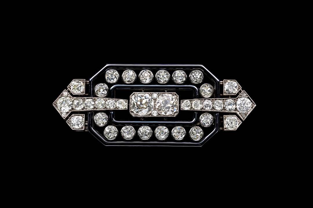 “アール・デコと女性”に迫る展覧会が大阪中之島美術館で、ブシュロンのジュエリーやポスターなど一挙公開