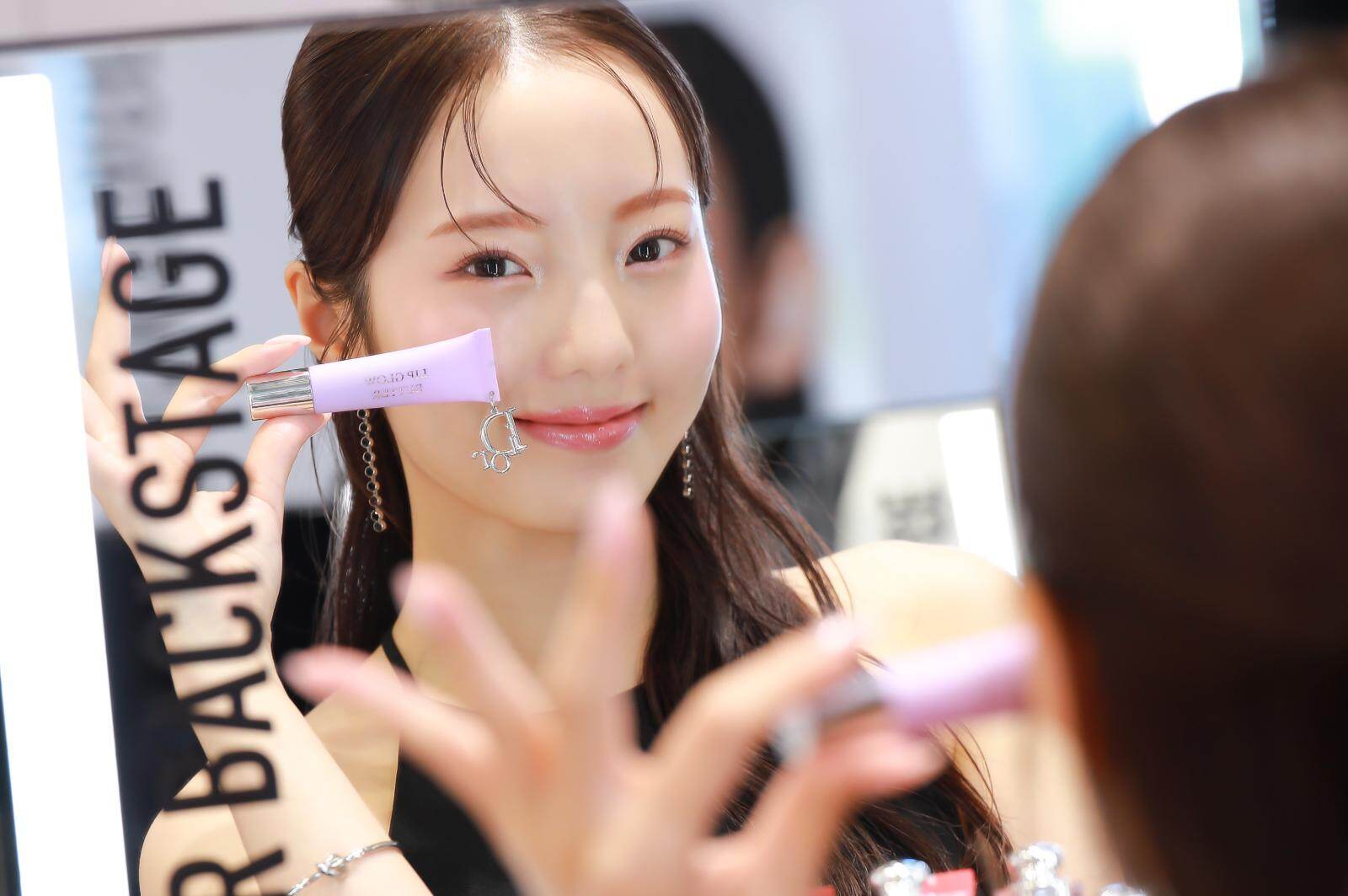 本田真凜・紗来がディオール期間限定イベントinアットコスメトーキョーをナビゲート｜写真18