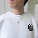 アナ スイのコインネックレス、ジルコニア煌めく蝶＆ロゴ彫刻のリバーシブル仕様｜写真8