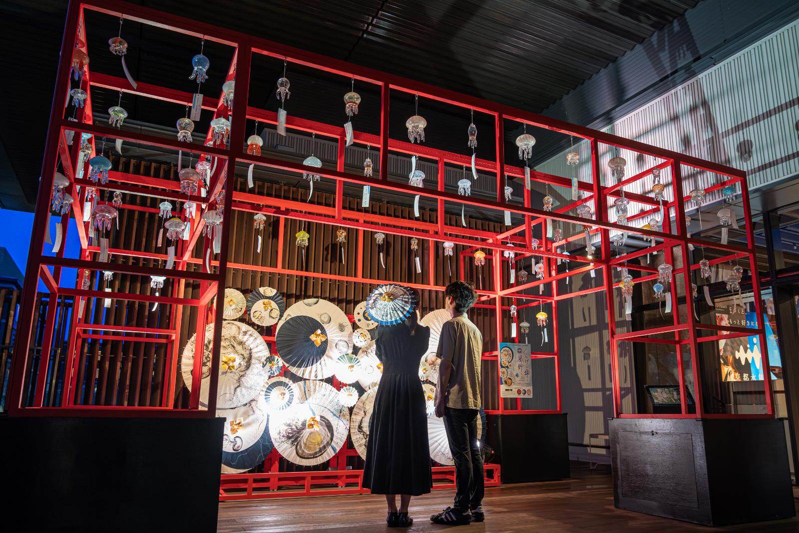 京都水族館「夜のすいぞくかん」夜だけの幻想的な照明演出、妖怪で水辺のいきものを知る特別展示も｜写真3